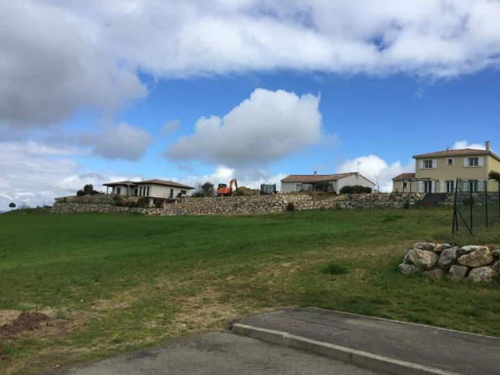 Création d'aménagements extérieurs esthétiques et fonctionnels en pierre