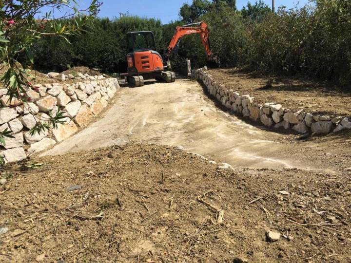 Engins pour réalisation enrochement Toulouse