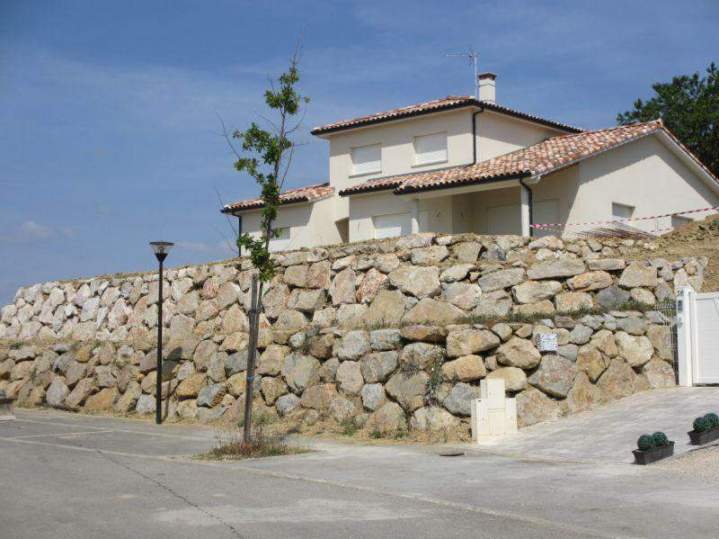 Murs de soutènement délimitant maison Toulouse